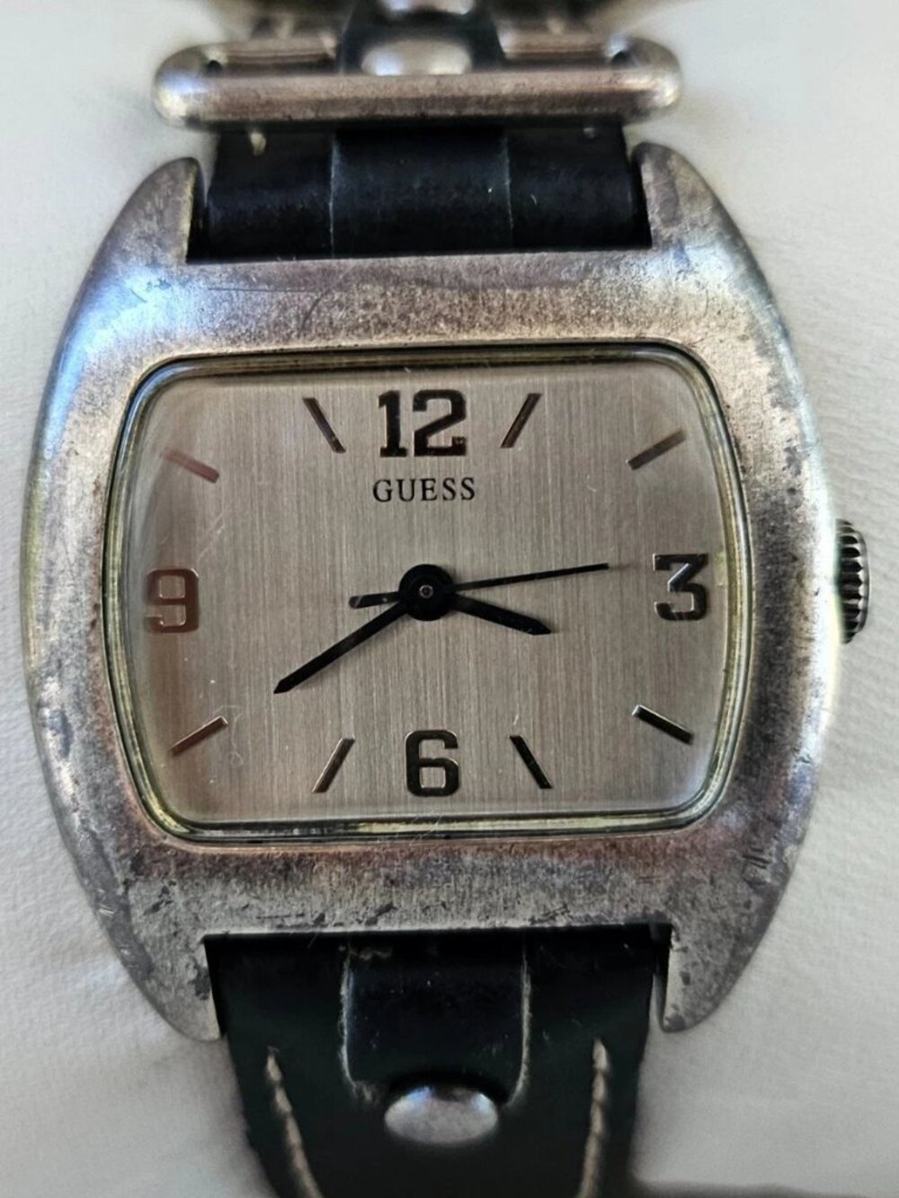 Vintage Guess Wristwatch Black Genuine Leather Band Analog Quartz Wrist Watch